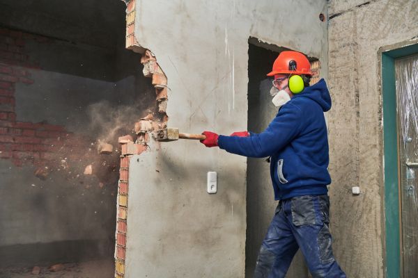 Concrete Wall Demolition in Temple